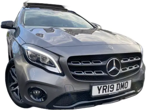 Mercedes-Benz GLA 200 Urban Edition + A YR19 DMO