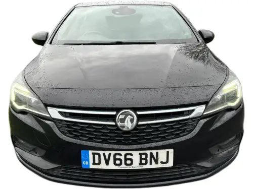 Vauxhall Astra DV66 BNJ
