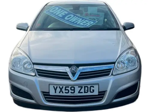 Vauxhall Astra YX59 ZDG