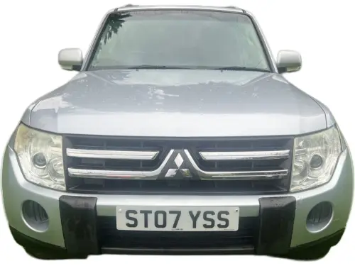 Mitsubishi Shogun Equippe DI-D SWB ST07 YSS