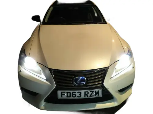 Lexus IS 300h SE CVT FD63 RZM