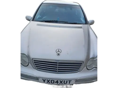 Mercedes-Benz C YX04 XUT