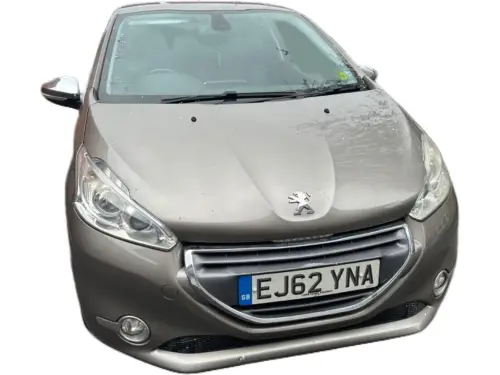 Peugeot 208 EJ62 YNA