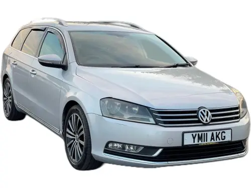 Volkswagen Passat YM11 AKG