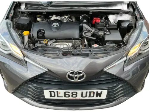 Toyota Yaris DL68 UDW