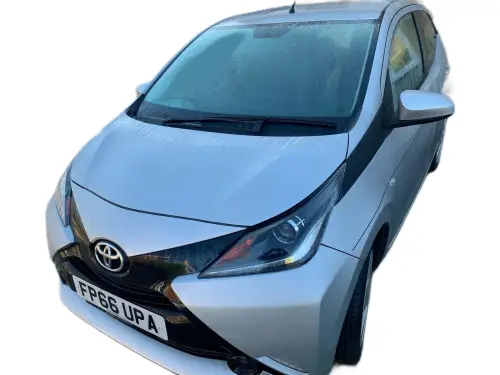 Toyota Aygo X-Play VVT-i FP66 UPA