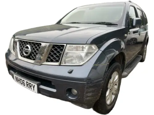 Nissan Pathfinder Aventura dCi NH06 RRY