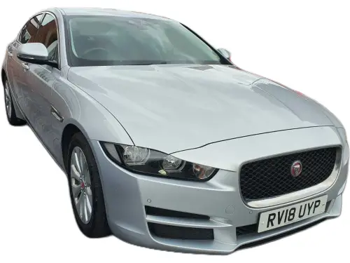 Jaguar XE Prestige D RV18 UYP