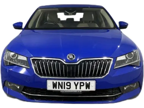 Škoda Superb WN19 YPW