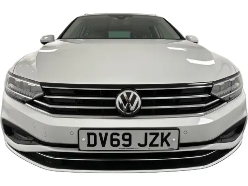Volkswagen Passat SEL TDI S-A DV69 JZK