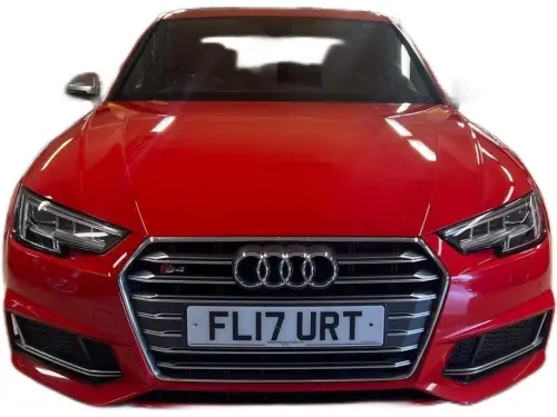 Audi A4 FL17 URT