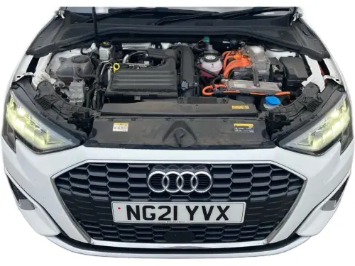 Audi A3 Sport 40 TFSI E S-A NG21 YVX
