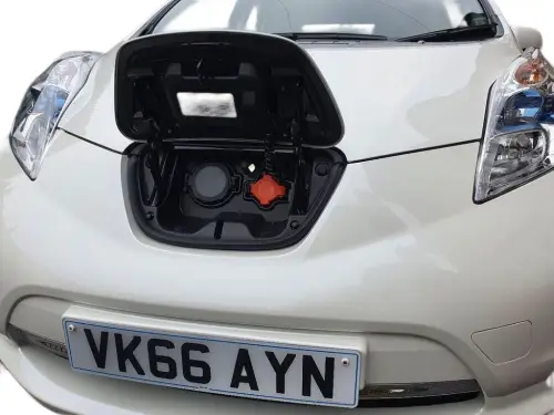 Nissan Leaf Tekna 30KWH VK66 AYN