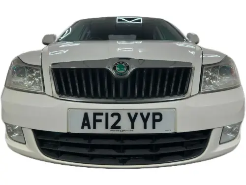 Škoda Octavia AF12 YYP