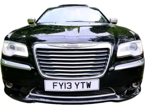 Chrysler 300c Executive CRD Auto FY13 YTW