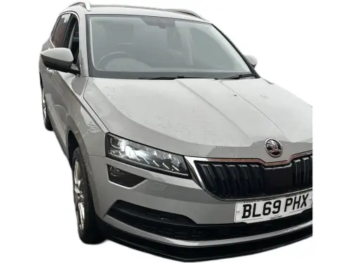 Škoda Karoq SE L TSI S-A BL69 PHX