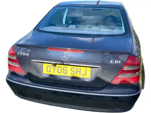 Mercedes-Benz E OY06 SHJ