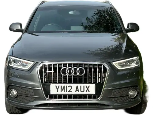 Audi Q3 YM12 AUX