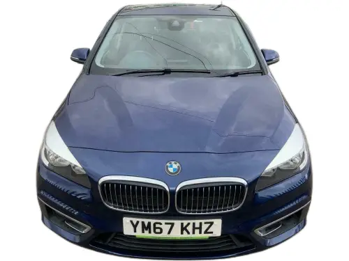 BMW 220d Luxury YM67 KHZ