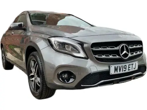 Mercedes-Benz GLA 180 Urban Edition MV19 ETJ