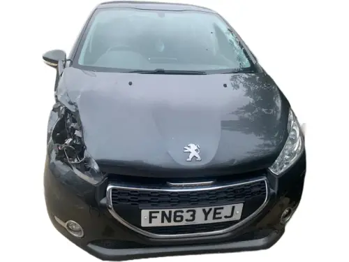 Peugeot 208 FN63 YEJ