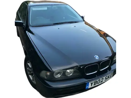 BMW 520i SE YB02 SKO