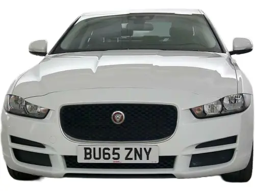 Jaguar XE SE D BU65 ZNY