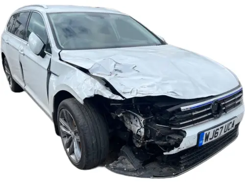 Volkswagen Passat WJ67 UCA