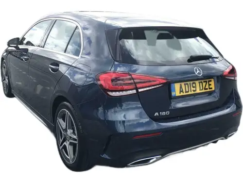 Mercedes-Benz A 180 AMG Line AD19 DZE