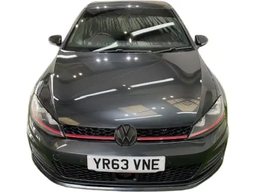 Volkswagen Golf YR63 VNE
