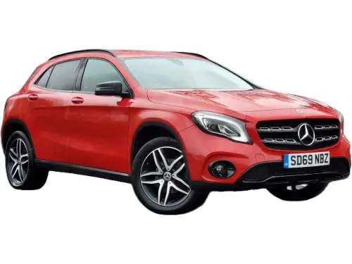 Mercedes-Benz GLA 180 Urban Edition SD69 NBZ