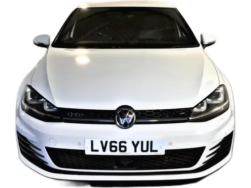 Volkswagen Golf LV66 YUL