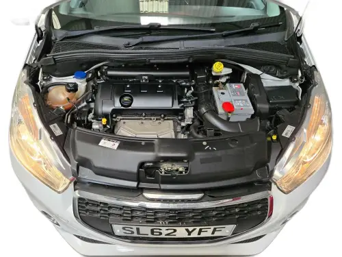 Peugeot 208 SL62 YFF
