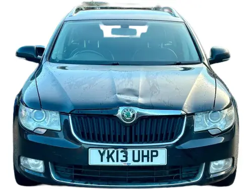 Škoda Superb YK13 UHP