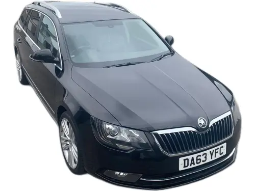 Škoda Superb DA63 YFC